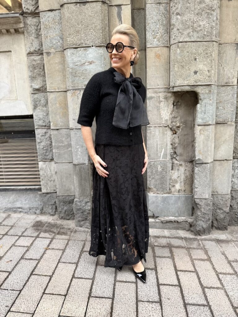 Aisling hihaton midimekko; musta - Image 8