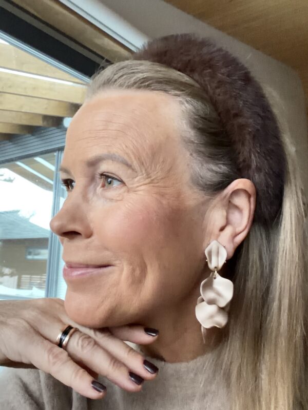 Anais tekoturkis hiuspanta; tummanruskea