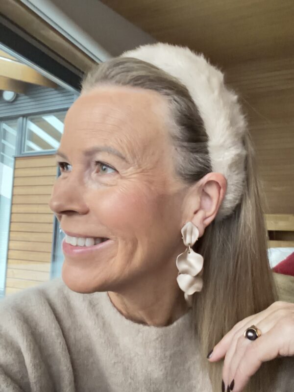 Leaf Clip korvakorut 1913; nougat