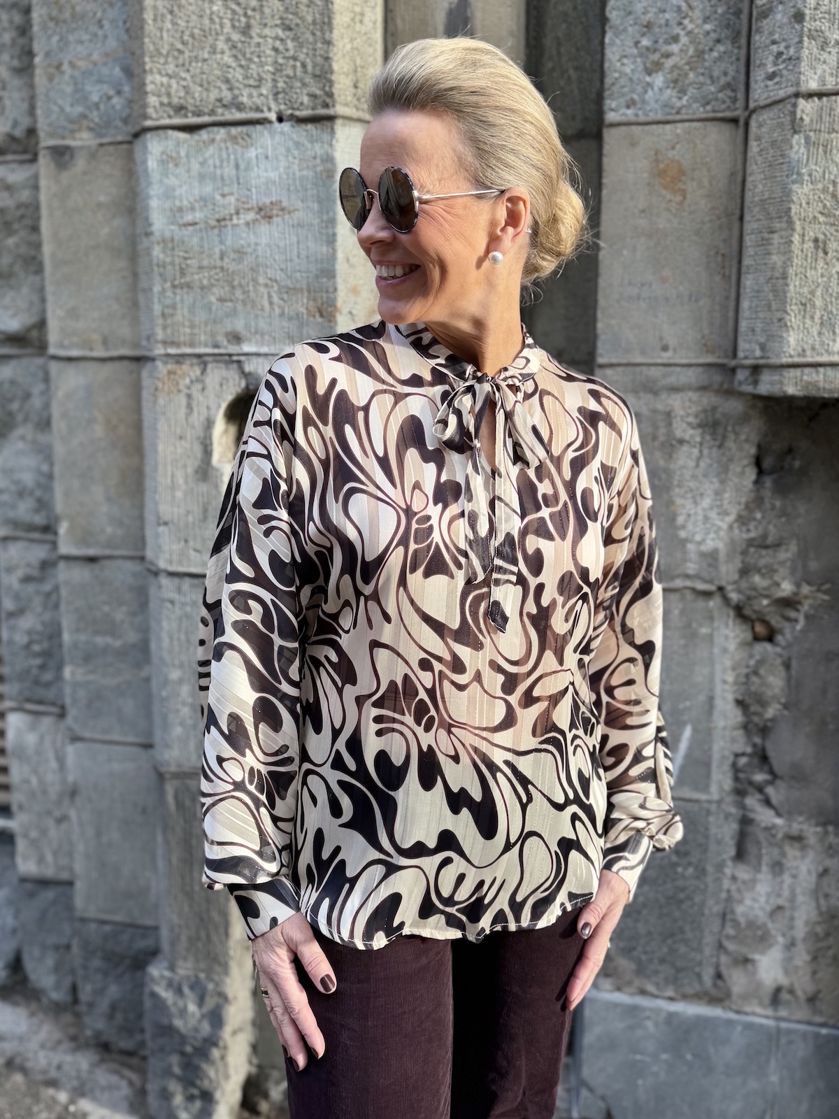 Anikko sifonkipaita nauhoilla; beige/ruskeaprinttikuvio - Image 3