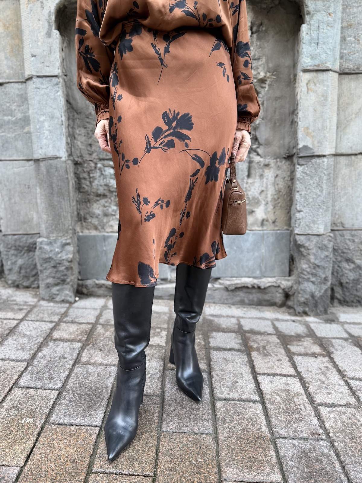 Vava kukkakuvio hame; punertavanruskea