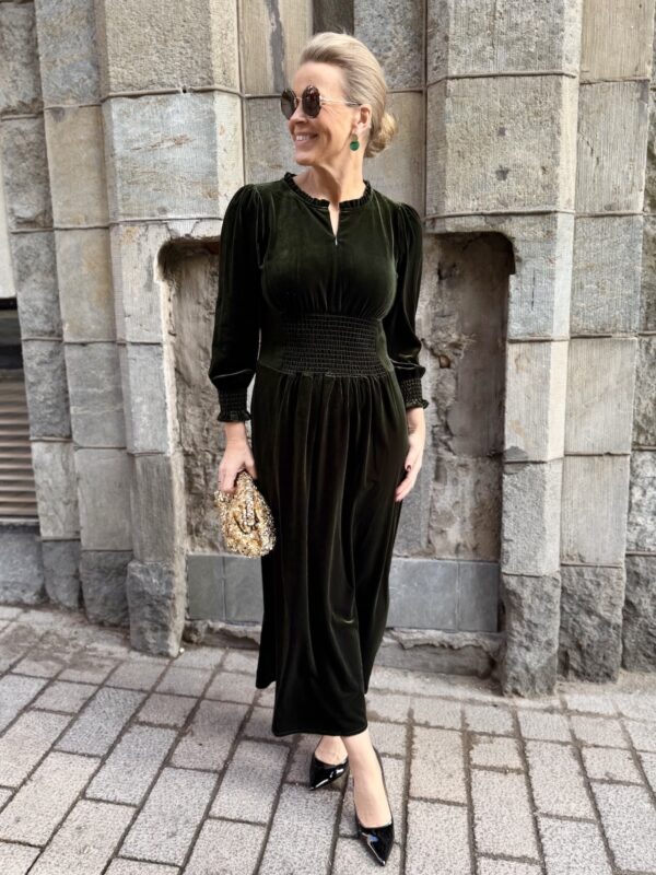 Vanissa velourmidimekko; tummanvihreä