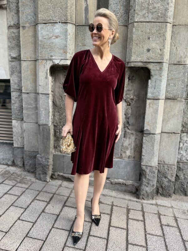 Ruthya velourmekko; viininpunainen