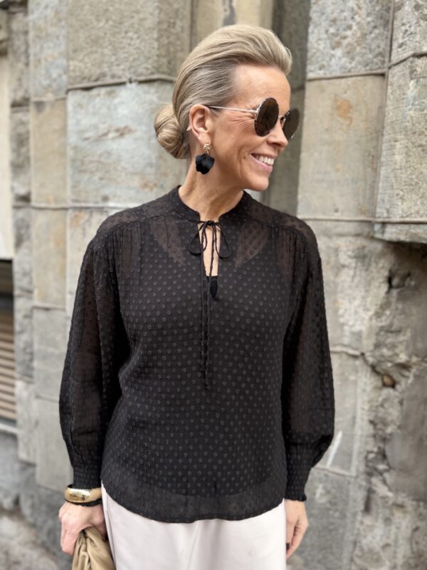 Ullis viskoosipallopaita; musta