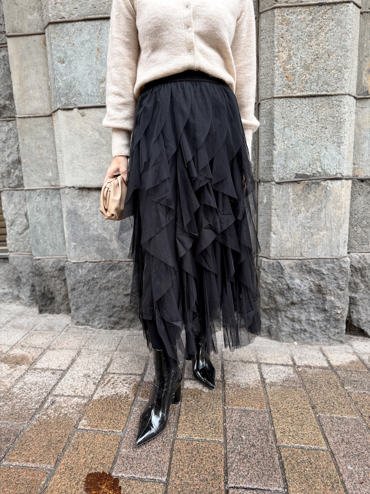 Tyllimäinen midihame; musta - Image 2