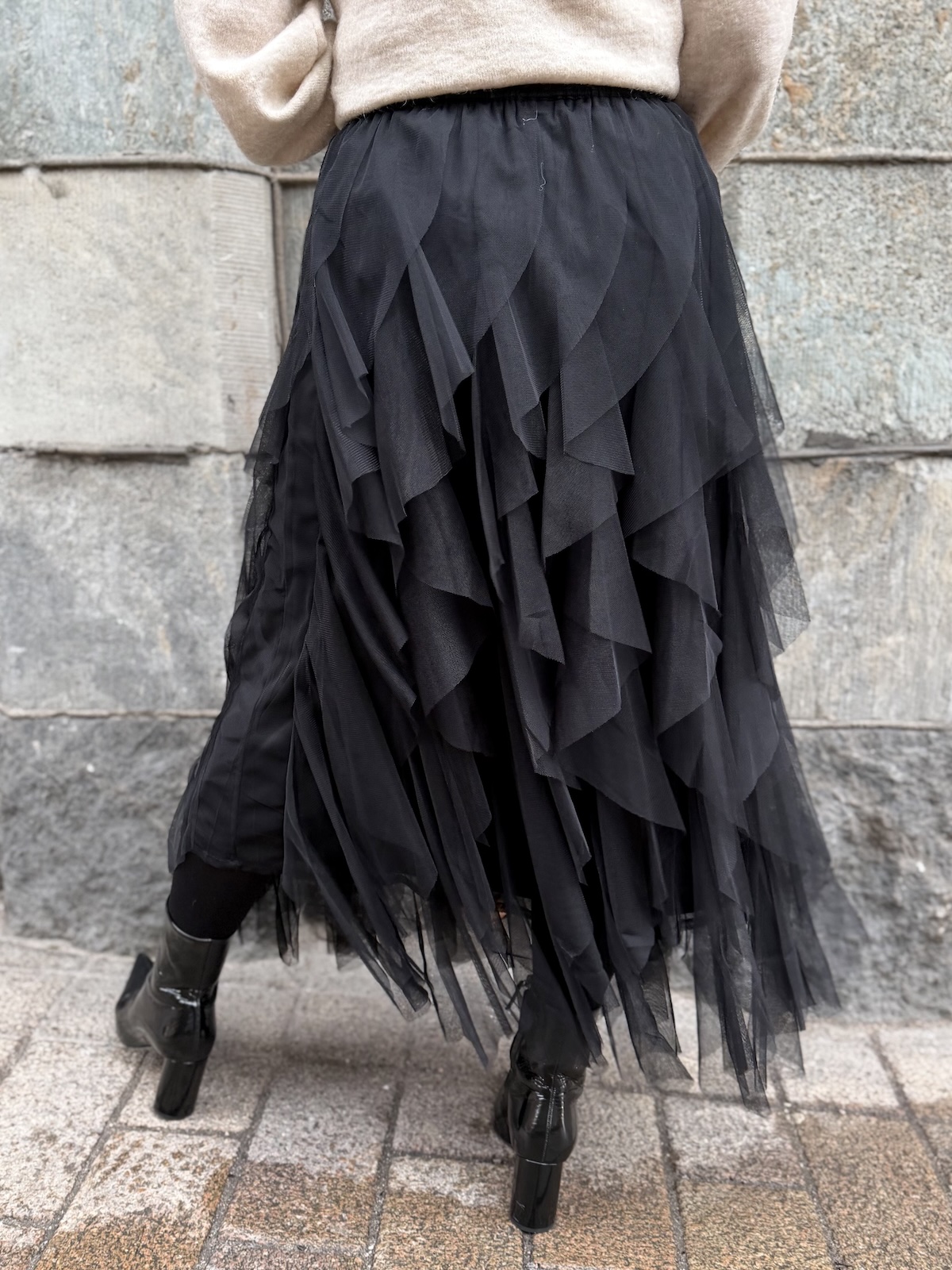 Tyllimäinen midihame; musta - Image 5