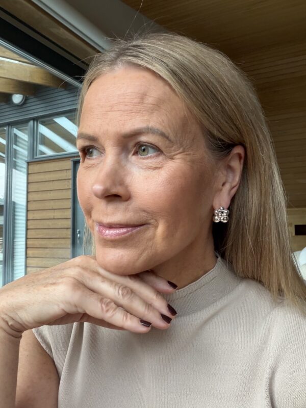 Bead korvakorut 1016; hopea