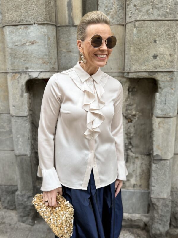 Rachel röyhelöpusero; kermanvalkoinen