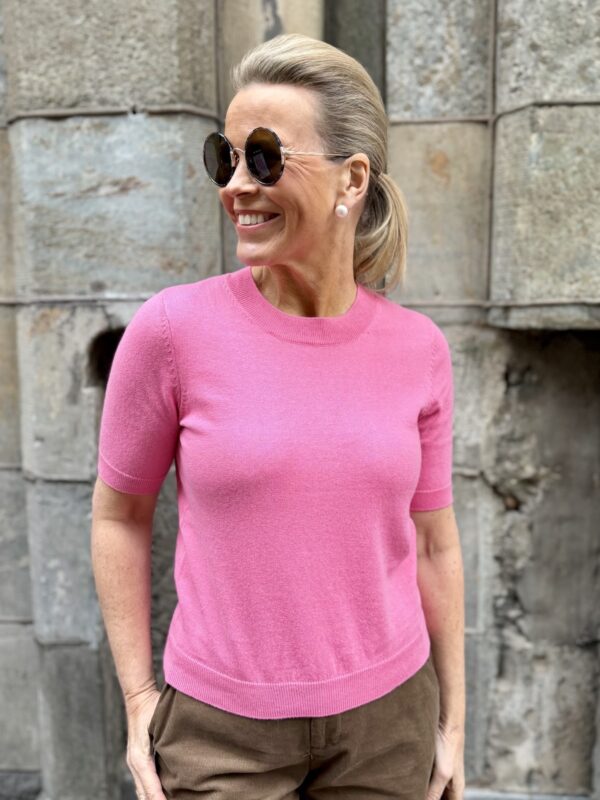 Everlotta lyhythihainen neule; vaalea pinkki