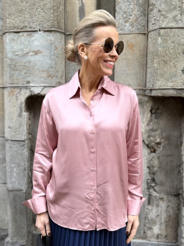 Pauline satiinipaitapusero; pale mauve