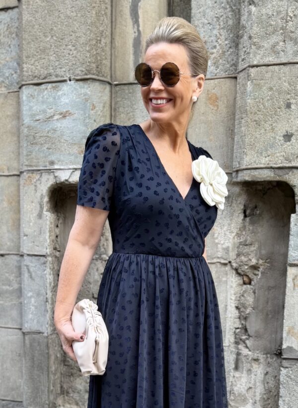 Dumbling clutch; luonnonvalkoinen