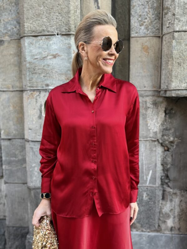 Pauline satiinipaitapusero; true red