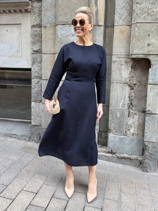 Adelia mekko nauhoilla; tummansininen