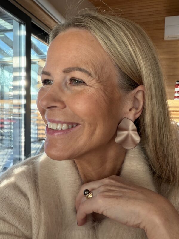 Lip korvakorut; nougat