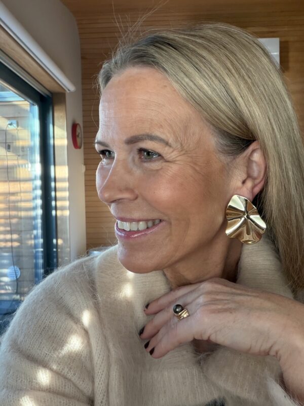 Lip korvakorut 1299; kulta