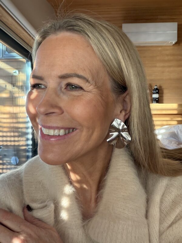 Lip korvakorut; hopea