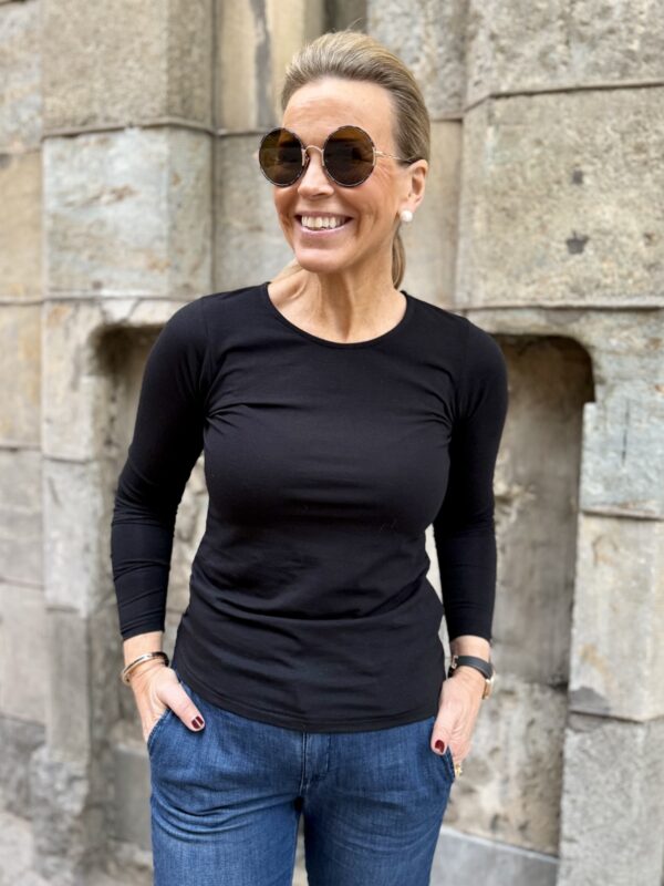 Nemajas pitkähihainen T-paita; musta