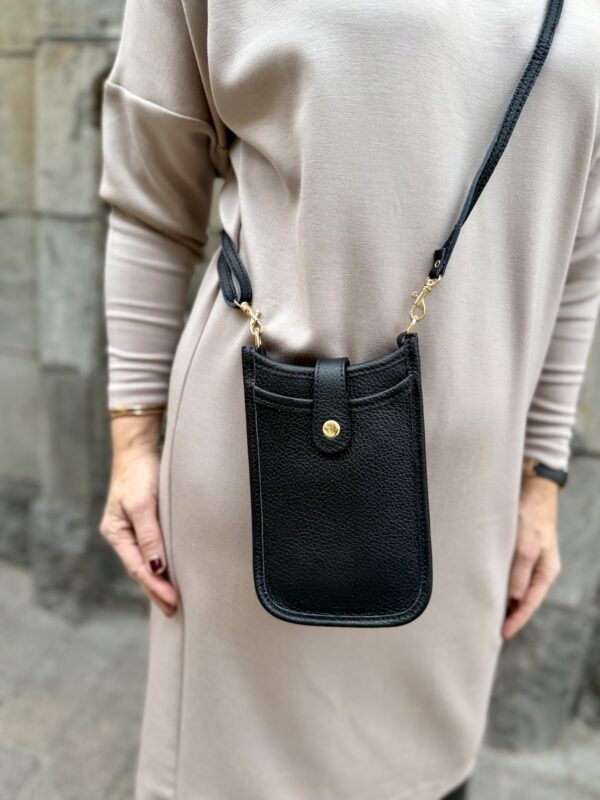 Kännykkälaukku; musta