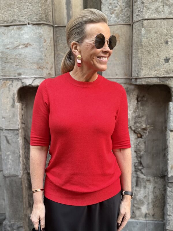 Annemette lyhythihainen neule; punainen