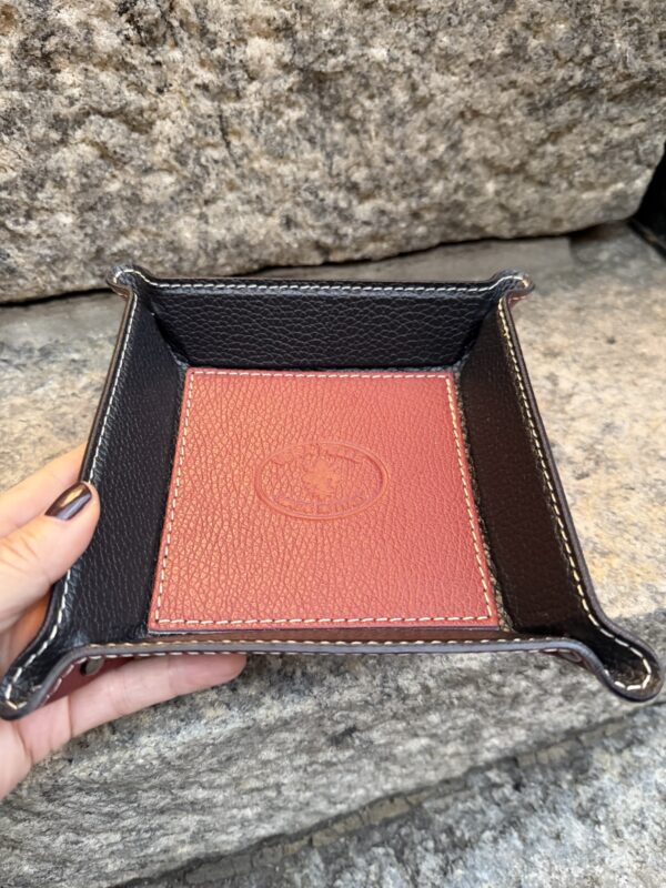 Nahkainen lokerikko; viininpunainen