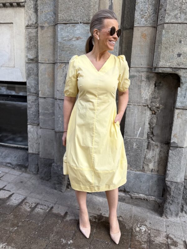 Antoinett pallomekko V-lyhyt hiha; keltainen