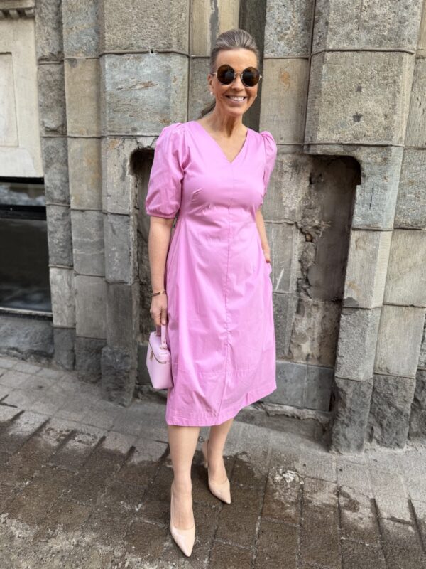 Antoinett pallomekko V-lyhyt hiha; pinkki