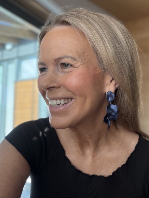 Leaf korvakorut; midnight blue 640