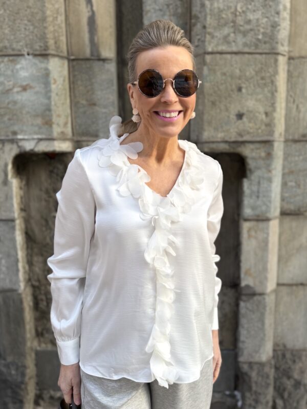 Brielle V-aukkoinen paita ; valkoinen