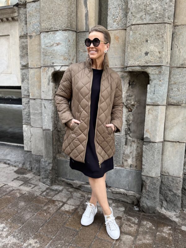 Olilan pidempi tikkitakki; siitake