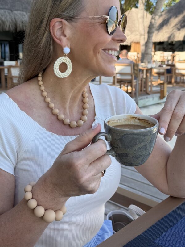 Bead käsikorukoru; beige