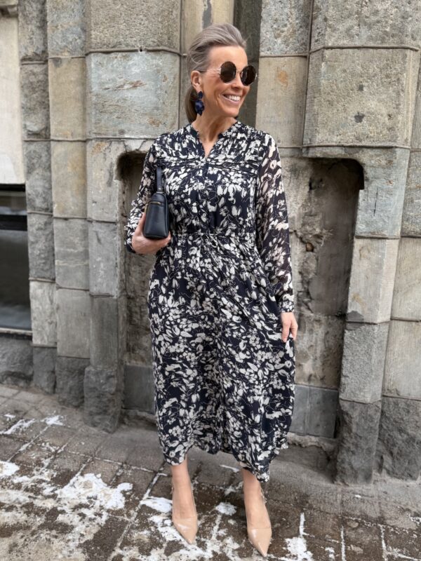 Altina midimekko; tummansininen kuvio