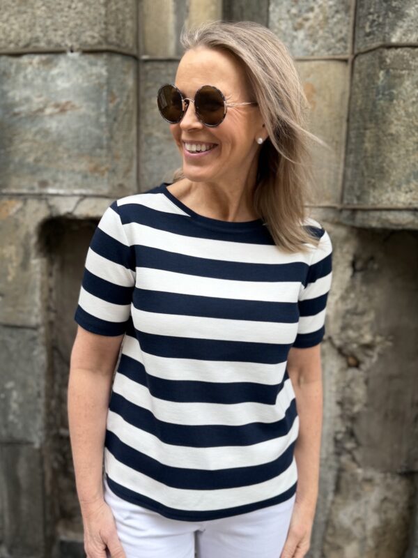 Halia lyhythihainen paita; tummansininen raita