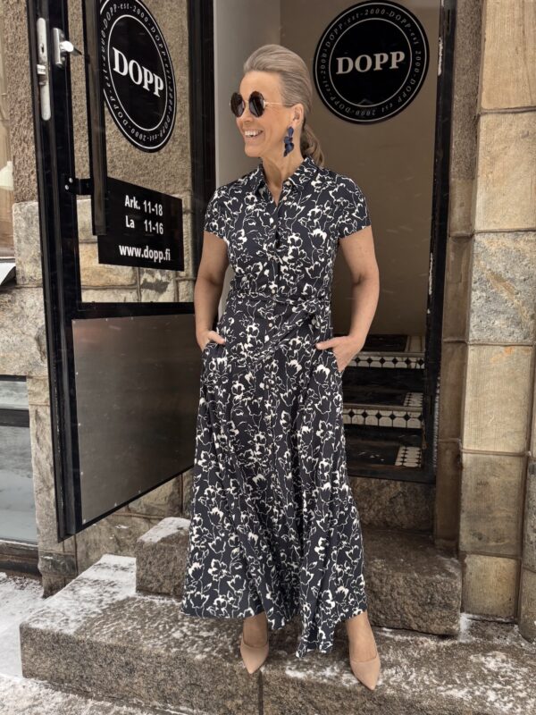 Arjana midimekko; tummansininen/valkoinen