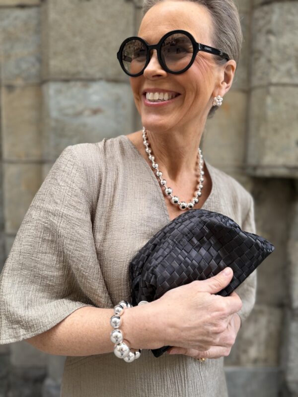 Bead kaulakoru; hopea