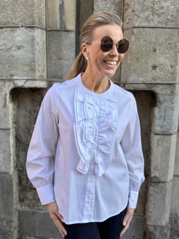 Zainas paita fyrrykanttilla; valkoinen