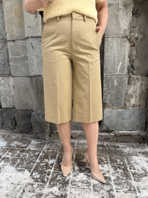 Diaz bermuda shortsit; latte