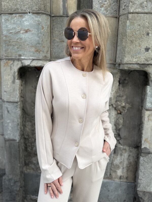 Marigold jakku; valkopippuri