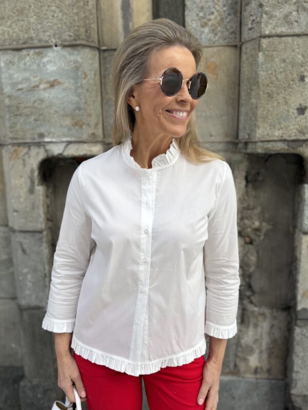 Kiea Antoinett paita fyrrykantilla; valkoinen