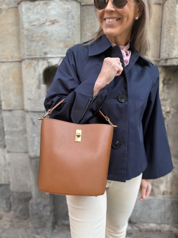 Elodie nahkalaukku; konjakki