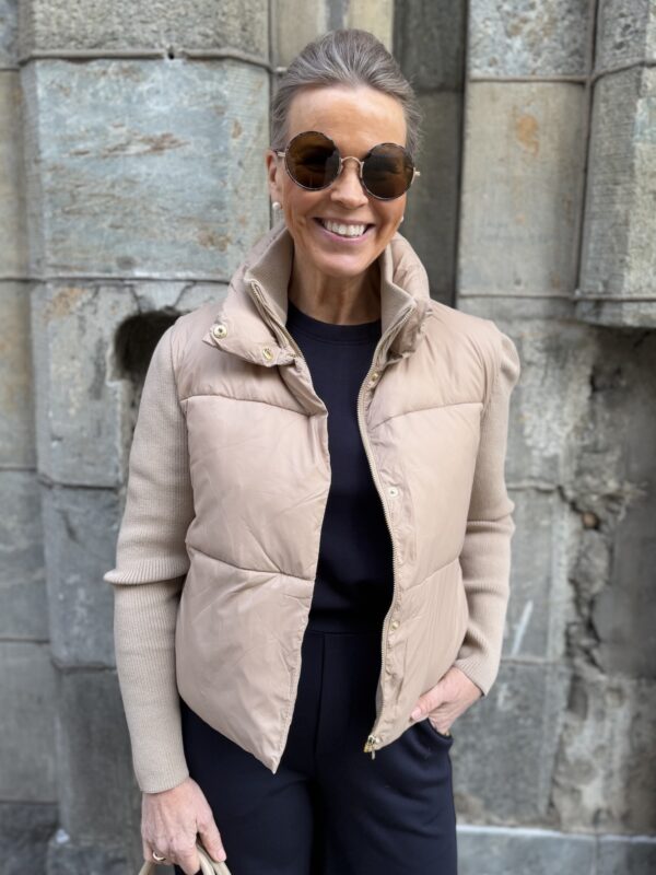 Harper pusakka neuloshihoilla; beige