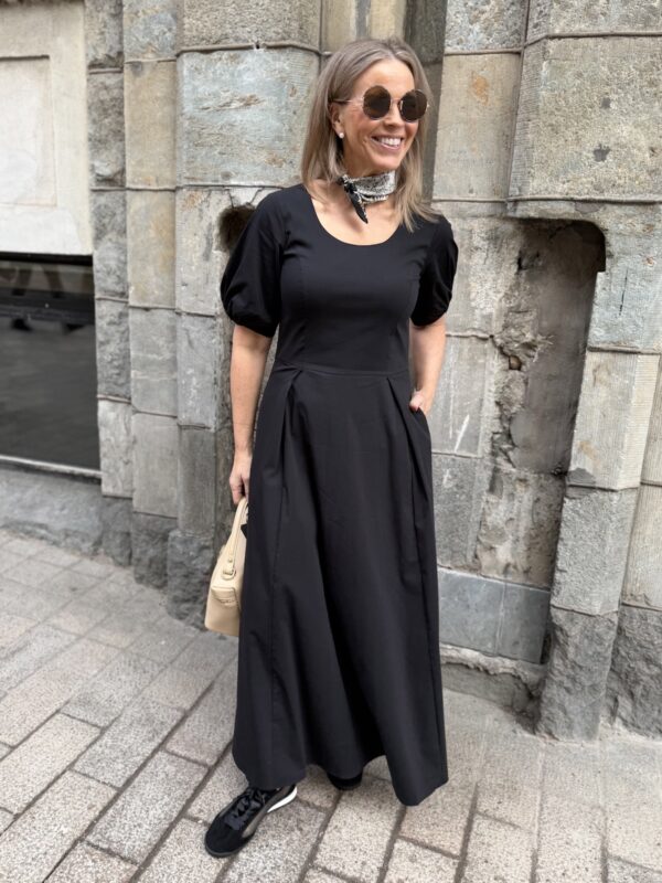 Ciara midimekko; musta