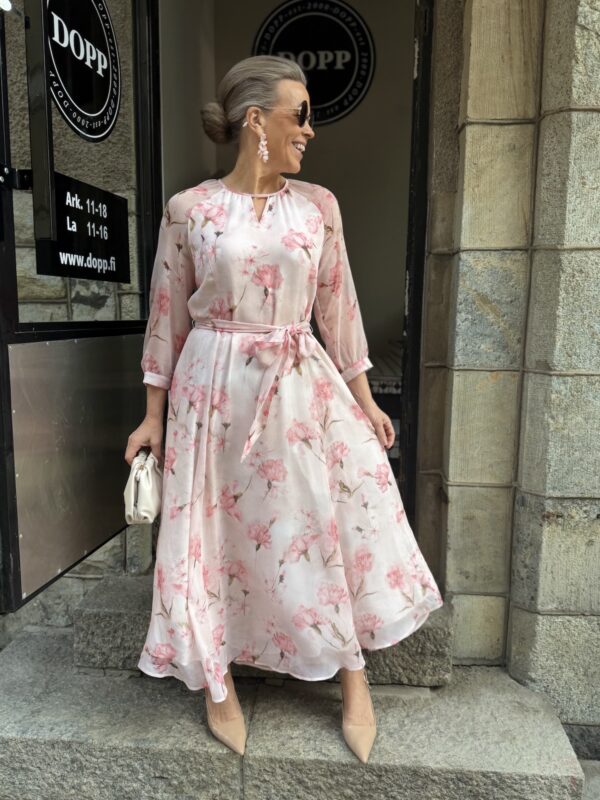 Rosa sifonkimidimekko; vaaleanpunainen