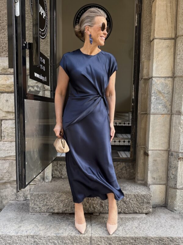 Zoro midimekko; tummansininen