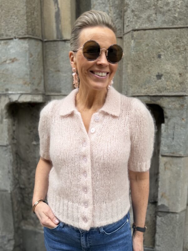 Vernoni lyhythihainen neuletakki; hailakka rosa