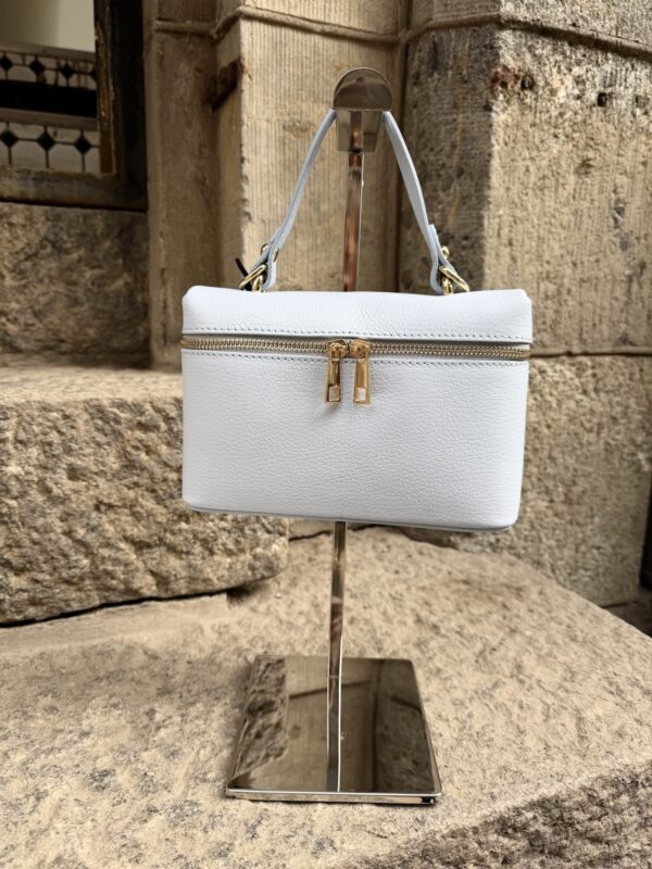 Hermnina nahkalaukku; baby blue