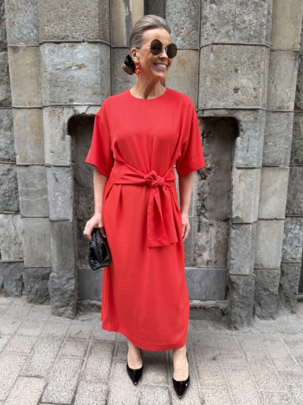 Varina midimekko nauhalla; poppy red