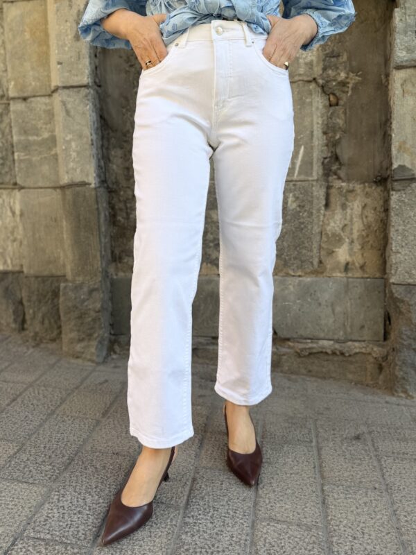 Judyas farkut; valkoinen