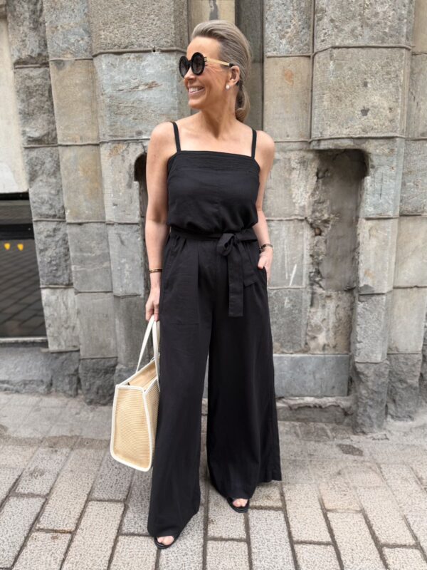 Edith pellava/viskoosi haalari; musta