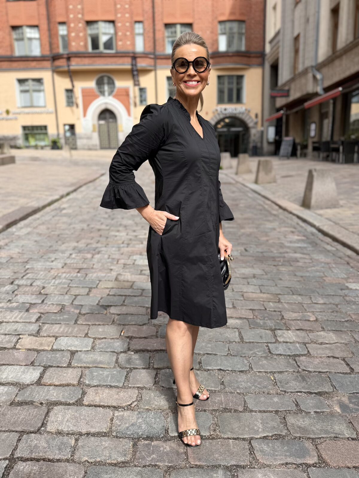 Daiva Antoinett mekko salsahihoilla; musta - Image 4