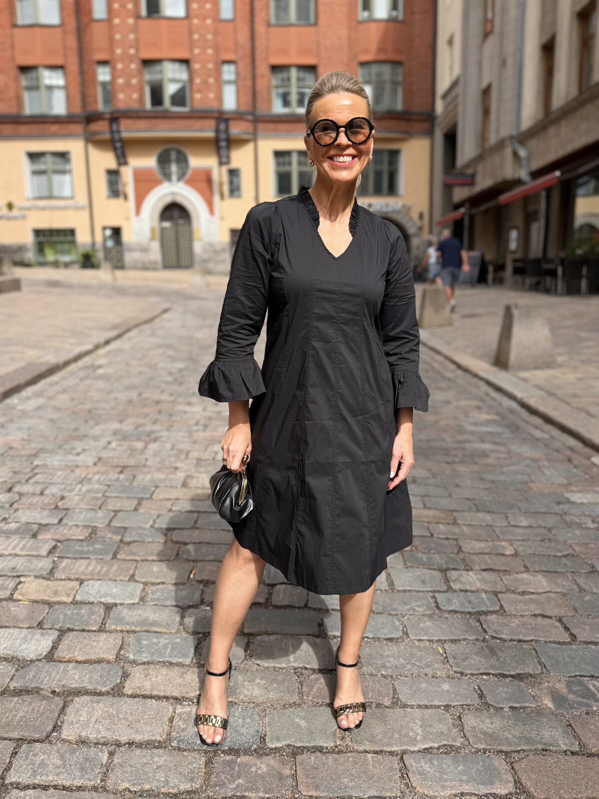 Daiva Antoinett mekko salsahihoilla; musta - Image 6